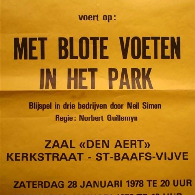 Blootvoets in het park